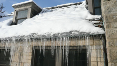 ice-dam-on-roof