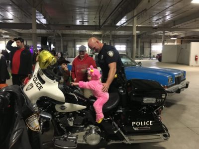 Lincoln Police Department Trunk or Treat participants